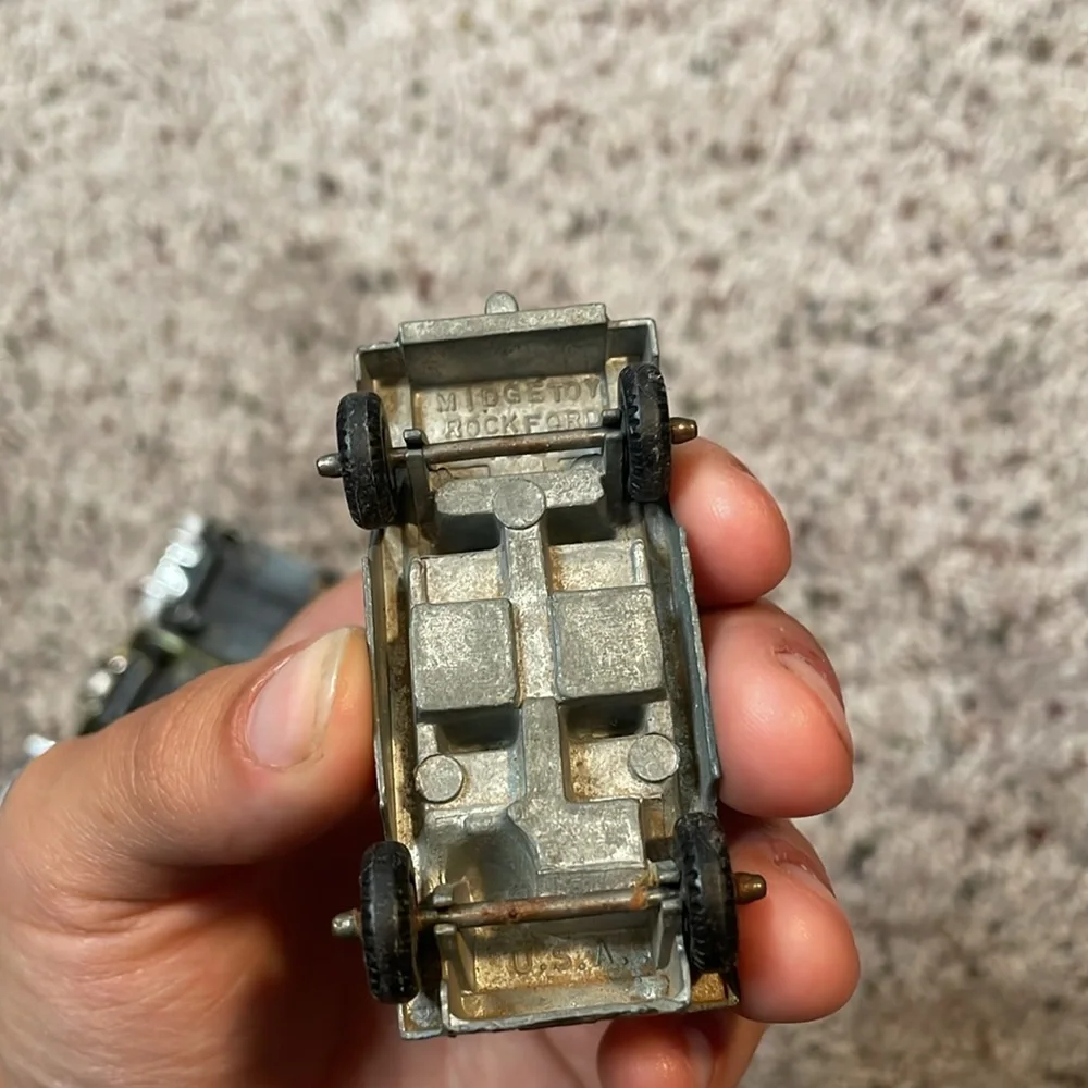Vintage Toy Cars Lot of 4‎